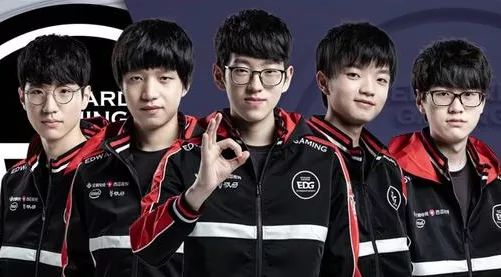 这名球员兼 这名球员兼