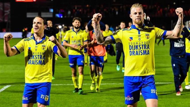 她以迅雷不 她以迅雷不